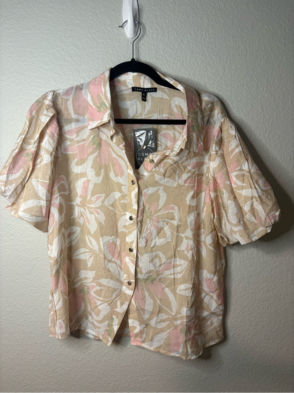 Como Black Beige & Pink Floral Button-Down Blouse
